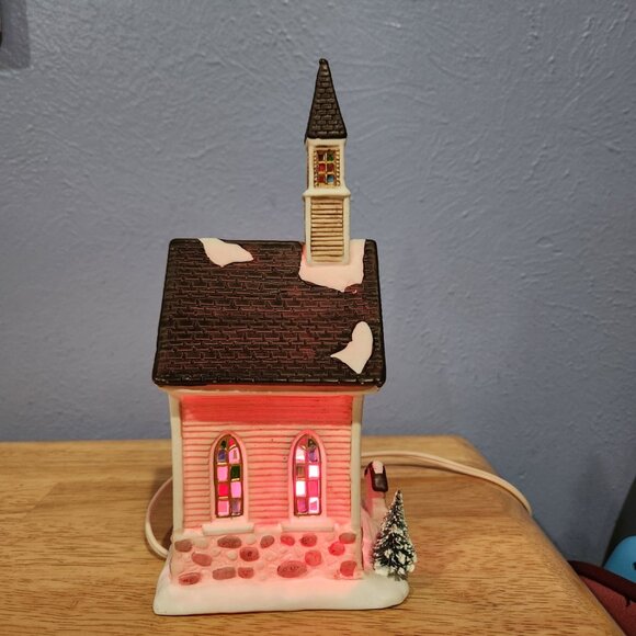 Vintage Christmas Valley Village Porcelain CHURCH GRACE CHAPEL House Lighted - Picture 5 of 10